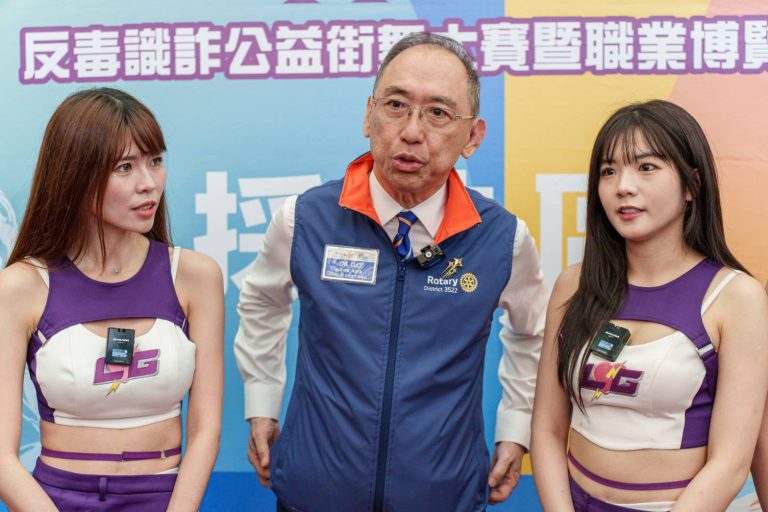 國際扶輪社第3522地區總監侯玳梁接受浪LIVE電豹女孩直播訪問