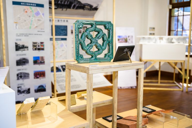 迎風建走--竹塹重建築變遷特展，引發懷古幽思。（圖/記者黃溎芬翻攝）