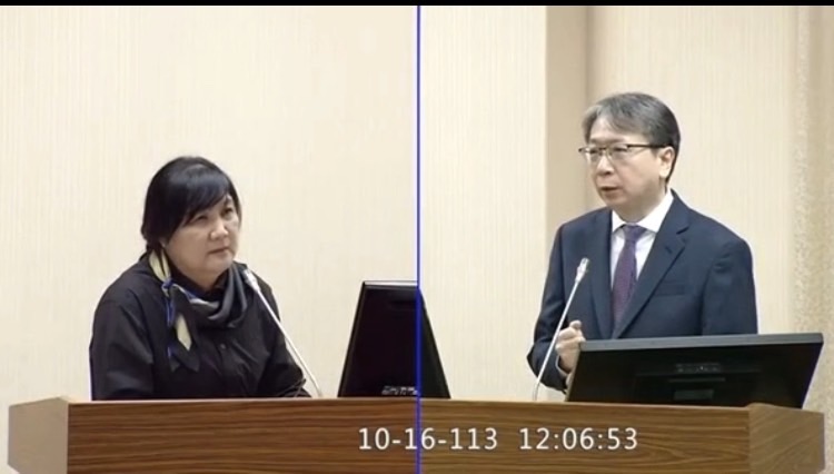 民進黨原住民立委伍麗華質詢國家安全局局長蔡明彥有關對岸統戰與滲透國安局有無掌握等相關議題時，竟脫口說出｢原住民是個破口。(圖／國會頻道)