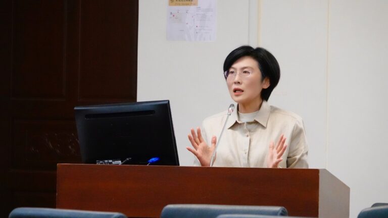 林岱樺表示，邁向實現「發電與電網分離」終極目標，台灣電力公司（台電）應維持「綜合電業模式」，確保民生用電穩定，並支撐產業長遠發展。(圖\林岱樺國會辦公室)