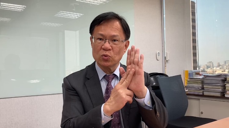 張啓楷不滿行政院成了造謠中心,在總質詢和昨天詢答被拆穿後不更正,還和親綠媒體一條鞭對總預算造謠、對在野黨抹黑。(圖/張啓楷國會辦公室)