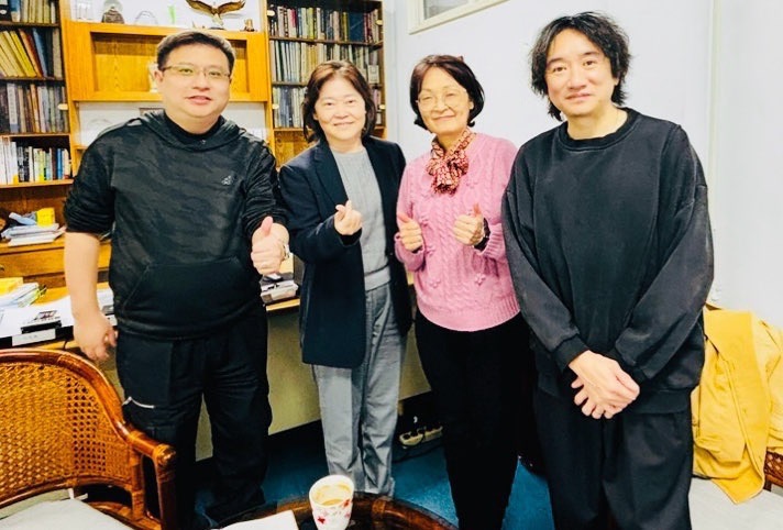 (由右至左)台灣未來教育研究學會理事長張楷文、基督書院沈湘燕主任、王正慧校長、台灣未來教育研究學會秘書長黃頌揚。 (圖/台灣未來教育研究學會 提供)