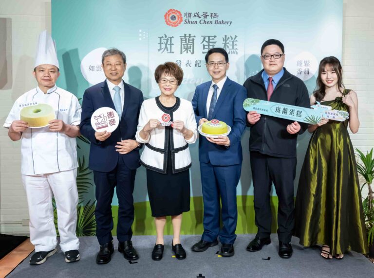 順成總經理吳官明談起年少時初嚐斑蘭蛋糕的記憶，歷經三十年的味覺記憶，成就今日順成斑蘭蛋糕的誕生。(圖/順成題供)