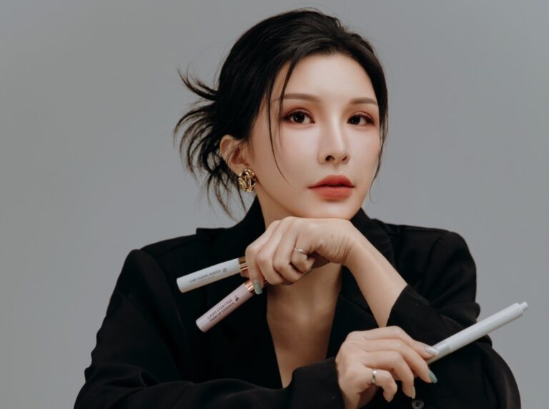 女星Lala蘇心甯史上最大尺度全裸代言。 (圖/Lala蘇心甯 提供)