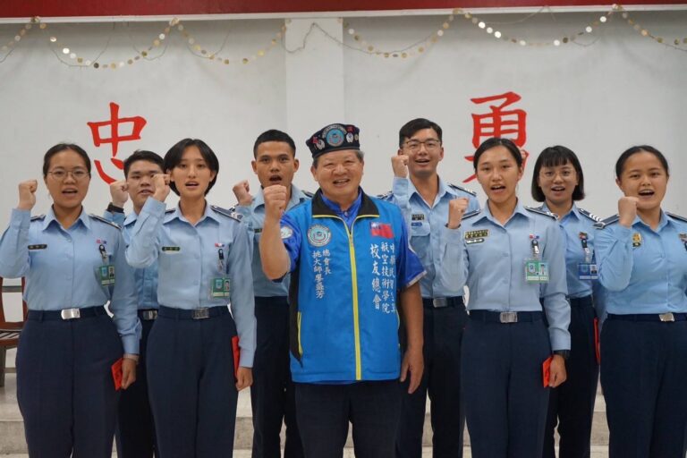 培育空軍技術人才，航技學院設有二專班和二技，地勤搖籃男女兼收，師資陣容堅強。(圖/中華民國空軍航空技術學院校友總會 提供)