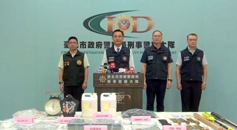 北市刑大副大隊長郭建成說明警方破案過程。（記者徐煜勝翻攝）