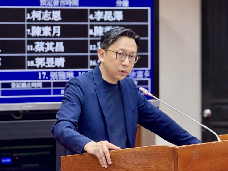 葛如鈞質詢時直指，行政院拖延將《人工智慧基本法》草案送進立法院。(圖／葛如鈞國會辦公室)