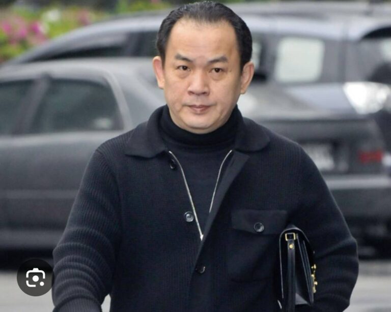 竹聯幫愛堂前堂主劉振南（扣頭）。（翻攝自網路）