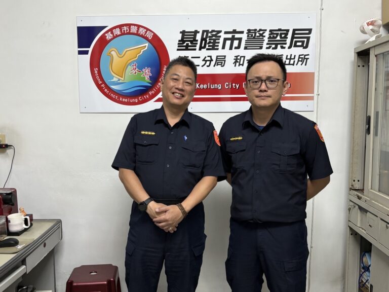 第二分局和一路派出所副所長簡靖騰、警員王郁仁（左至右）。（記者薛秀蓮翻攝)