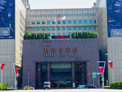台北市政府教育局一名李姓督學驚傳遭遇愛情詐騙，被詐騙集團以「虛擬貨幣高獲利」為餌，慫恿他將名下房屋抵押貸款，最終慘賠超過2000萬元。