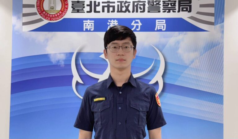 南港派出所所長蔡佾錩。（記者薛秀蓮翻攝)