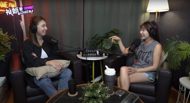 小禎（左）與佩甄（右）共同主持 Podcast 節目《禎甄要chat內》。(圖/SoundOn 提供)