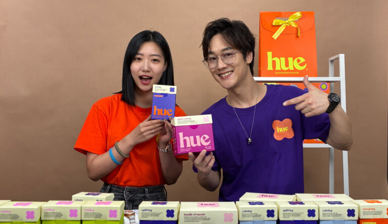 新加坡知名國際零食品牌 hue特別邀請百萬網紅「那對夫妻」共同見證 hue 旗下獨特的「情緒科學軟糖」系列產品首度在台亮相。（圖／hue台灣提供）