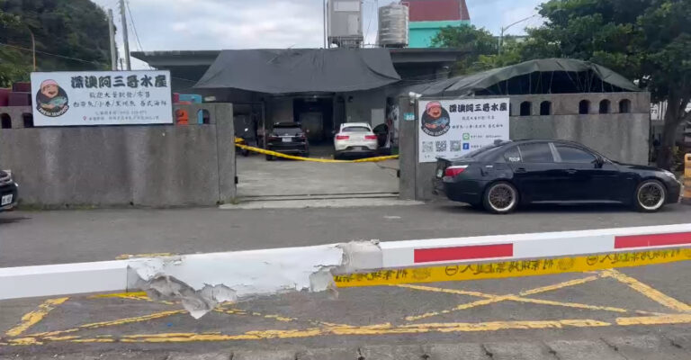 警方於現場拉起封鎖線。（記者徐煜勝翻攝）