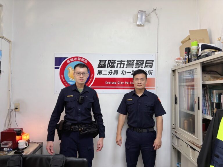 第二分局和一路派出所警員林星辰、鄭旭翔（左至右）。(圖/記者薛秀蓮 翻攝)