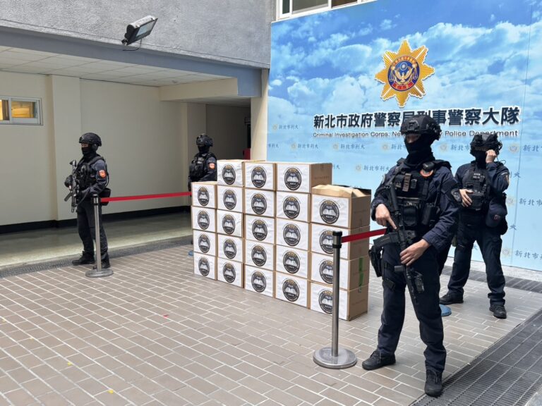 新北警今日將市值上億之毒品進行銷燬。（記者徐煜勝翻攝）