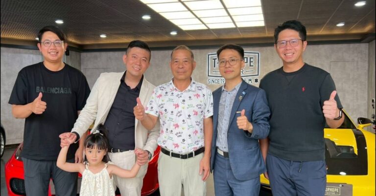 桃園市議員黃崇真、鼎好汽車事業股份有限公司董事長黃聖翔、頂好汽車創辦人黃昭樹、頂好汽車文中店負責人陳建安、前青商會總會長林鼎鈞（由右至左）。（記者 趙靜姸翻攝）