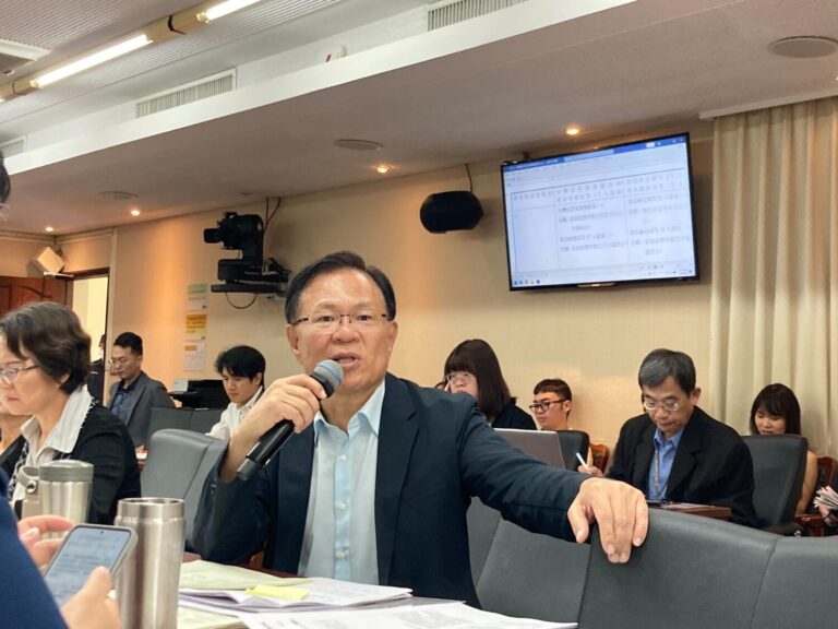 張啓楷表示，新聞價值不容被忽視，應盡速完成《媒體議價法》立法。(圖／張啓楷國會辦公室)