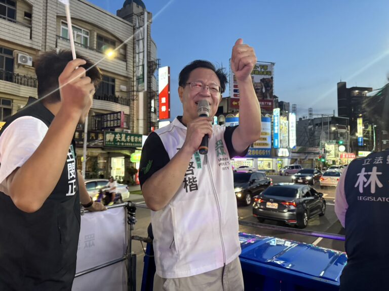 張啓楷提四大主軸-----「減空污、穩供電、護能源、能源自主」，籲民眾823投下同意票。(圖／張啓楷國會辦公室)