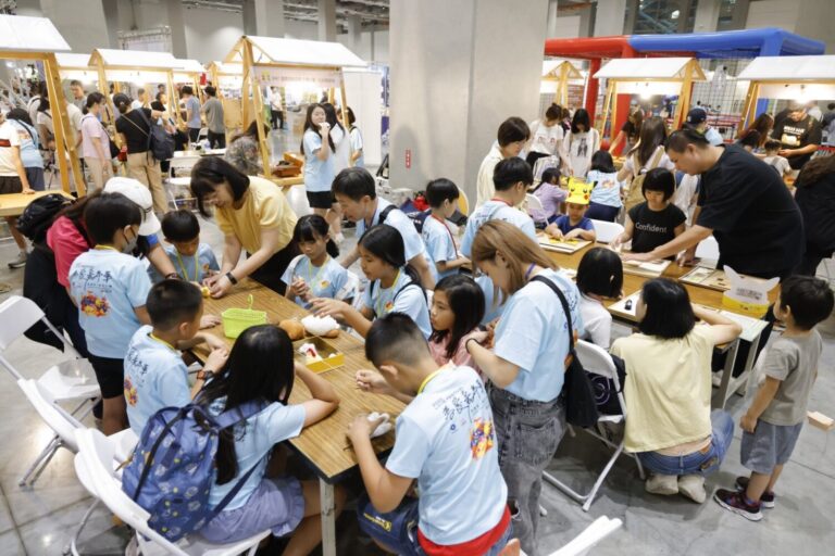 活動提供偏鄉學童與城市學童共學共玩。（圖/小樹傳愛協會提供）