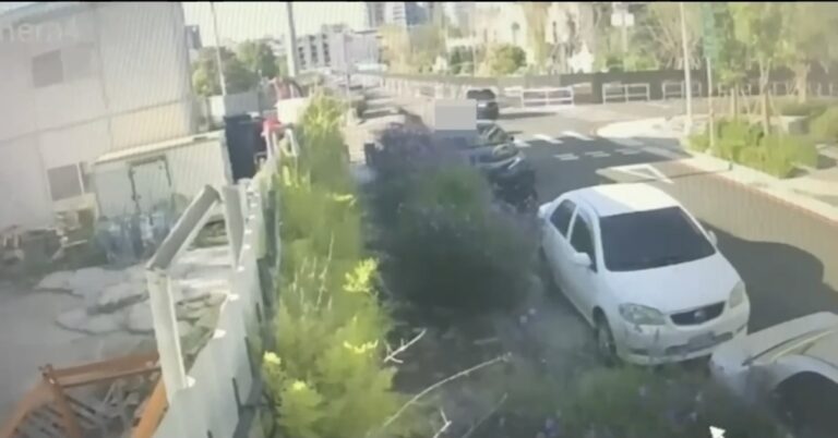 臺中市政府警察局第五分局於北屯區崇德六路發生死亡車禍，黃姓駕駛肇事後離場遭警方鎖定追緝。警方強調交通事故發生後，駕駛人應立即報警與協助救護，並提醒肇事逃逸將面臨更重刑責，呼籲民眾遵守交通規則，保障行車安全。