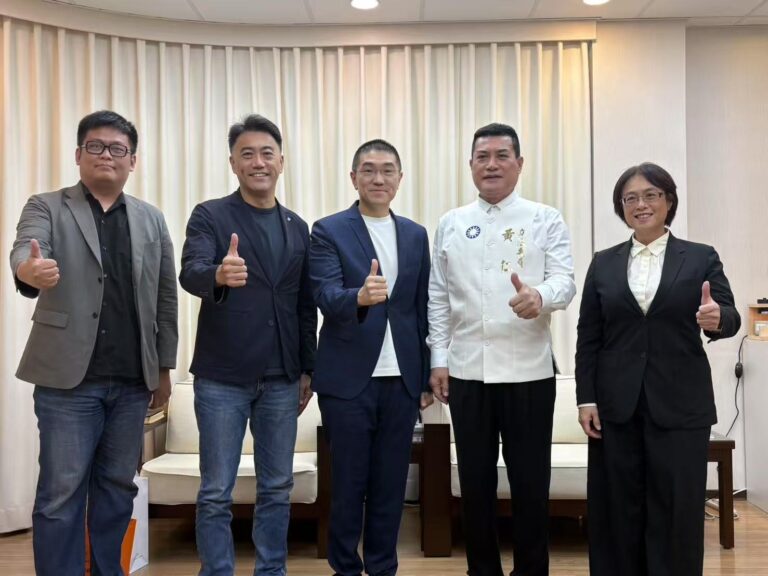 黃仁偕同林沛祥委員、林倩綺委員等三人拜會謝國樑市長，向市長說明將極力為基隆市原民會館爭取相關工程整建案的預算，改善原住民活動場域，提供良好完善的設施，提供族人辦理相關活動。(圖／黃仁國會辦公室)